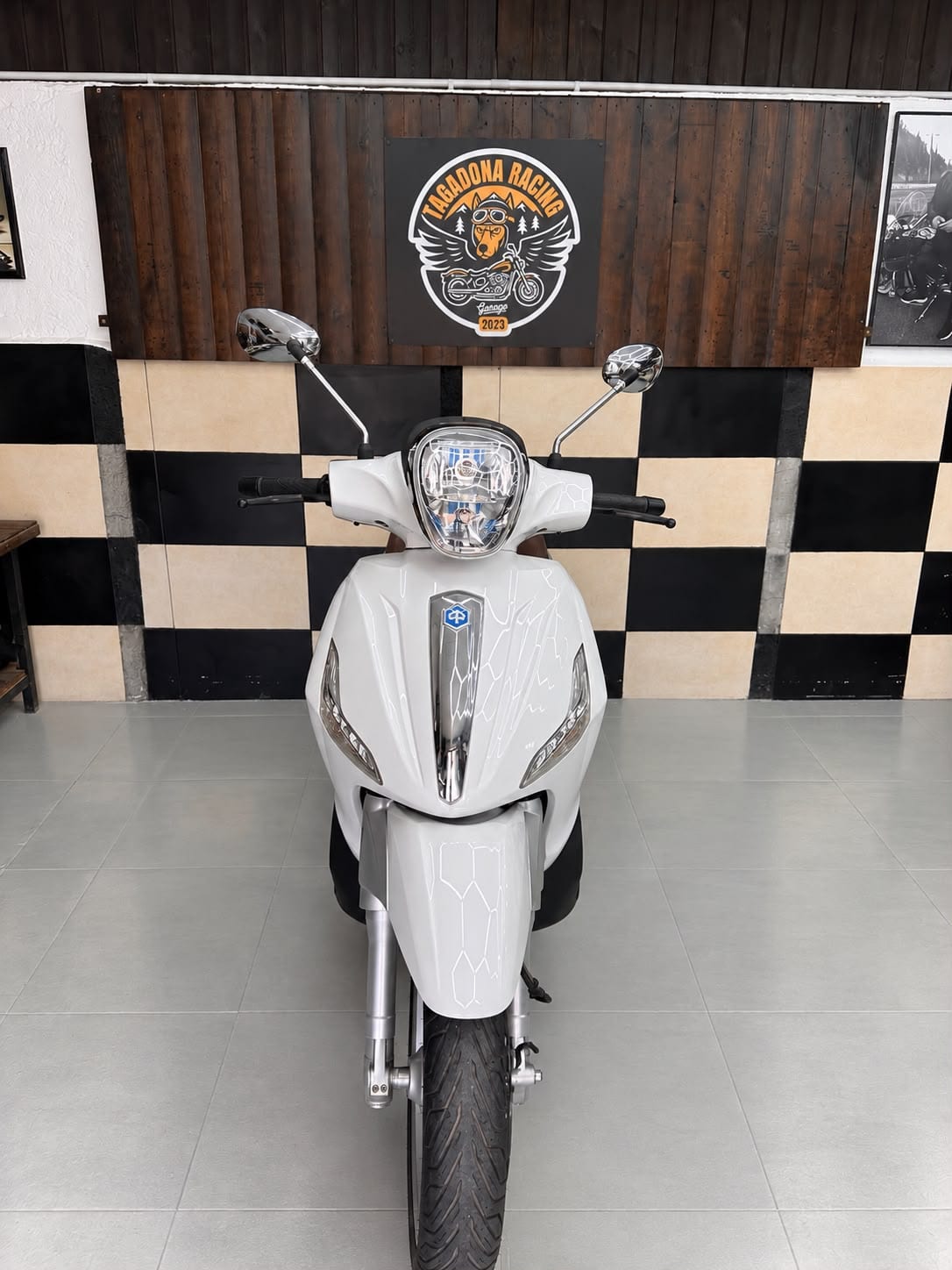 Piaggio Beverly 300 2018 de segunda mano en Granada — foto 3
