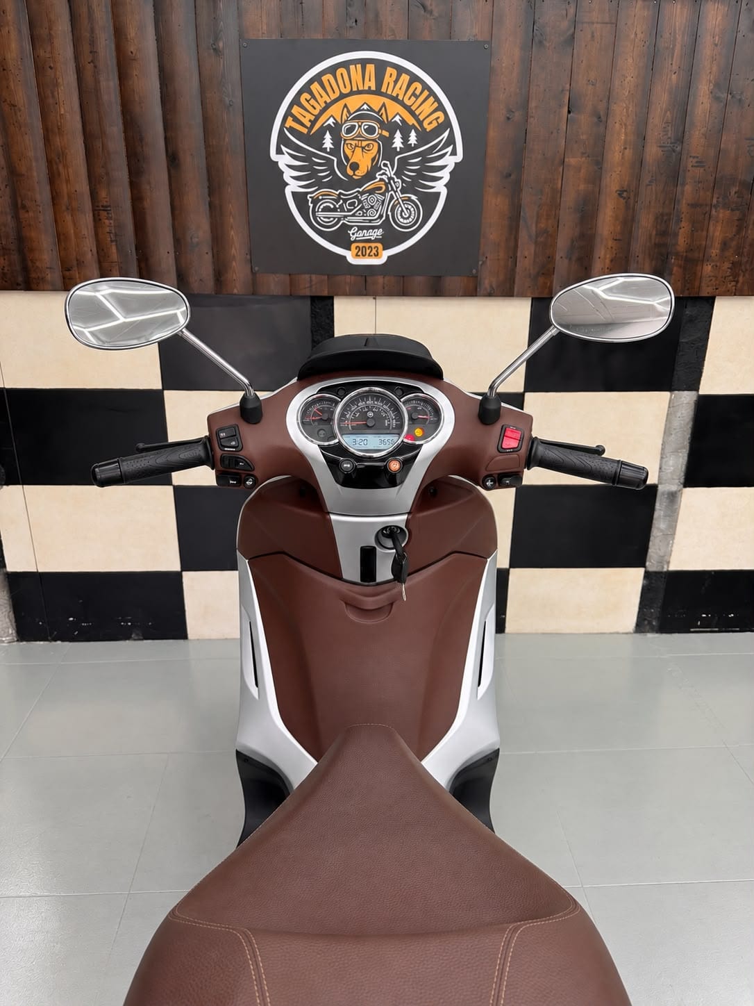 Piaggio Beverly 300 2018 de segunda mano en Granada — foto 5