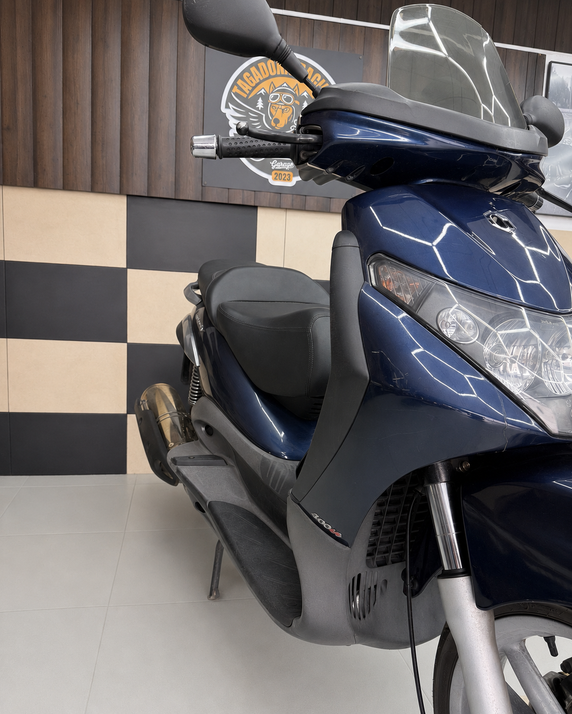 Piaggio Beverly 400 ie 2007 para reparar en Granada — foto 3