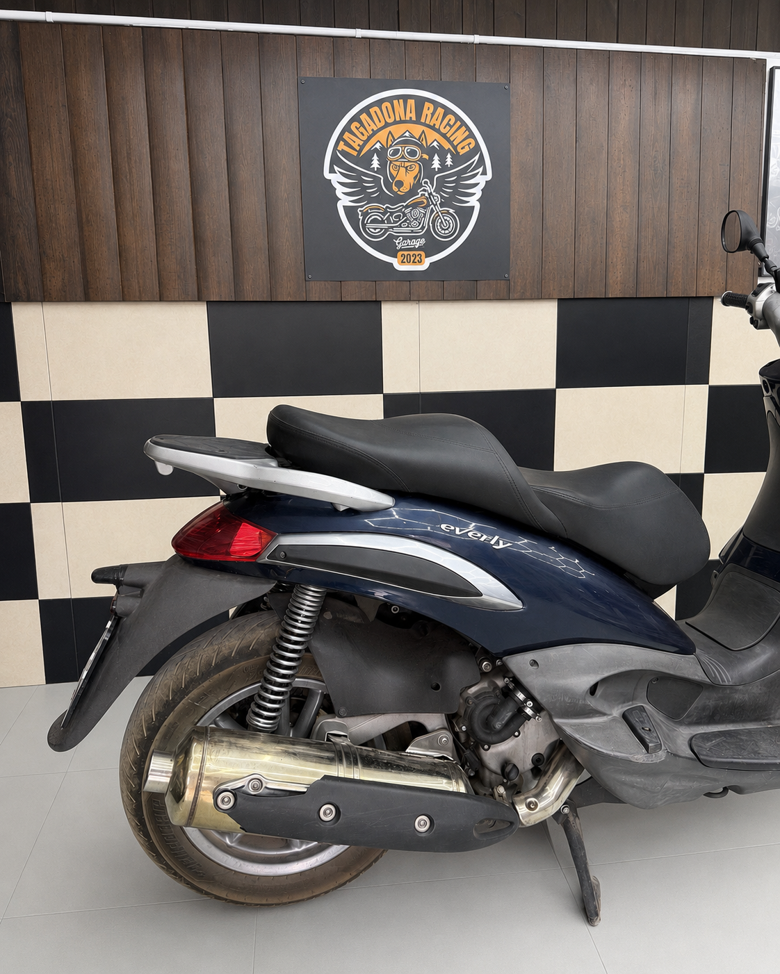 Piaggio Beverly 400 ie 2007 para reparar en Granada — foto 4